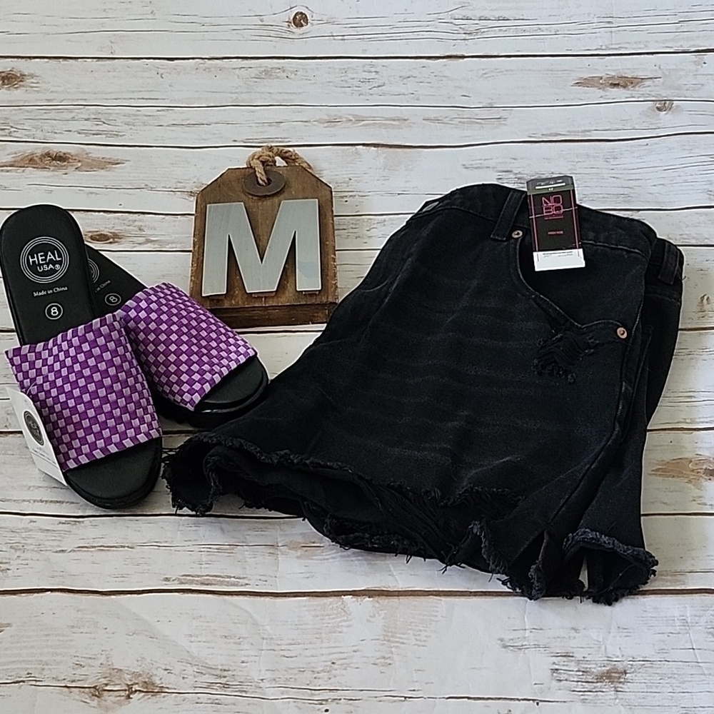 No Boundaries Black High Rise Destructed Midi Short NWT